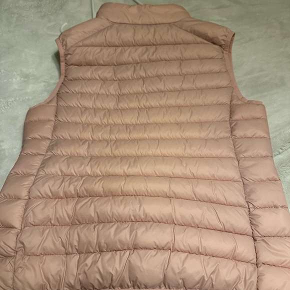 Save The Duck Light Pink Puffer Vest - Picture 3 of 6